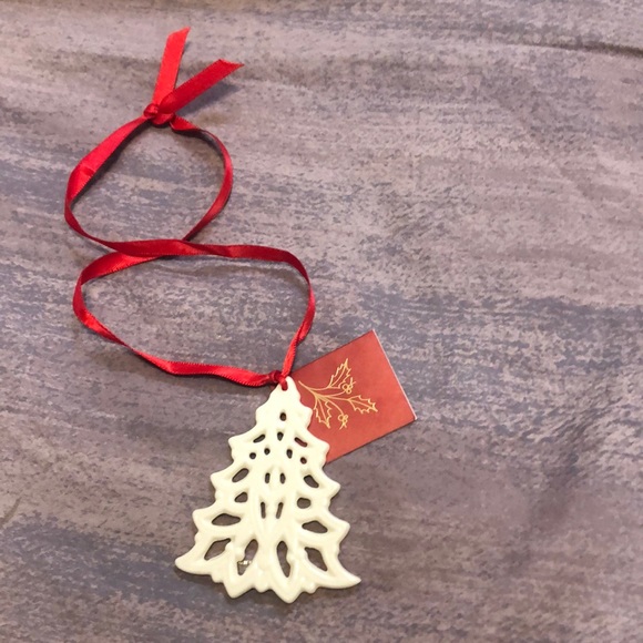 Lenox pierced Christmas tree charm ornament. Great condition, beautiful piece. - Picture 1 of 4